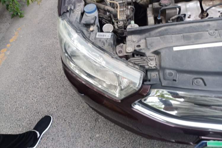 Used Citroen C-Quatre 2013 1.6L Manual Prestige CNG Model Right Front Headlight