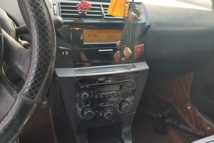 Used Citroen C-Quatre 2013 1.6L Manual Prestige CNG Model Audio And AC Panel