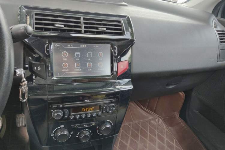 Used Citroen C-Quatre 2013 1.6L Manual Prestige CNG Model Audio And AC Panel