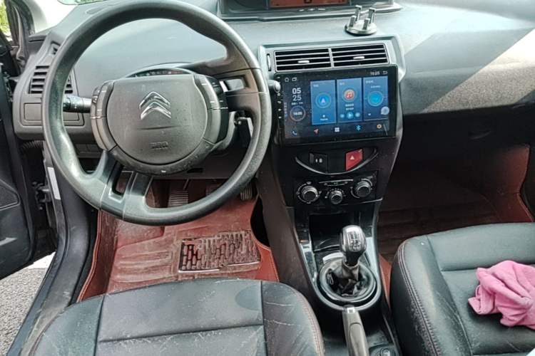 Used Citroen C-Quatre 2013 Sedan 1.6L Manual - Prestige Model Center Console