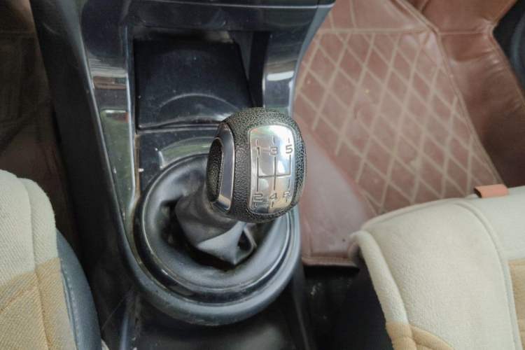 Used Citroen C-Quatre 2013 1.6L Manual Prestige CNG Model Gear Lever