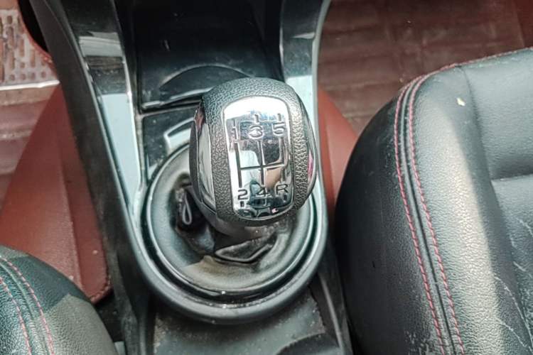 Used Citroen C-Quatre 2013 Sedan 1.6L Manual - Prestige Model Gear Lever
