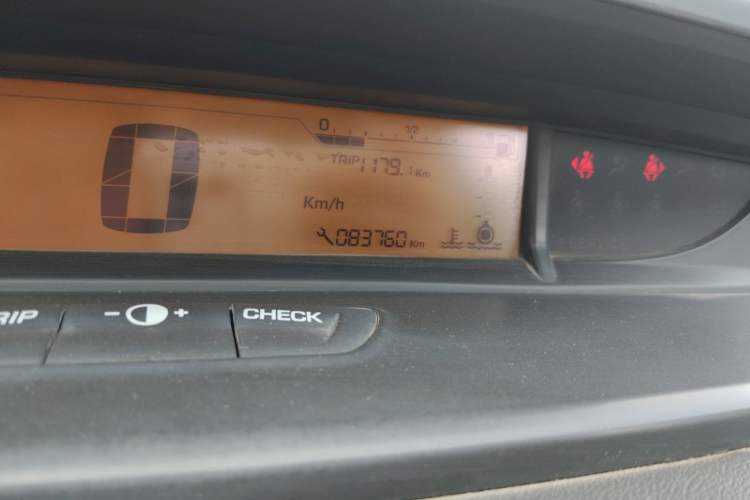 Used Citroen C-Quatre 2013 1.6L Manual Prestige CNG Model Odometer Close Up