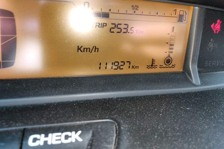 Used Citroen C-Quatre 2013 1.6L Manual Prestige CNG Model Odometer Close Up