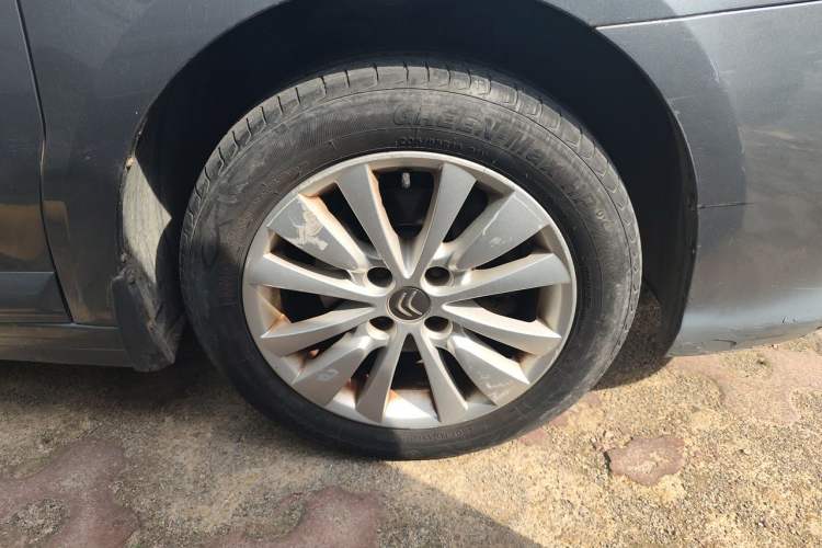 Used Citroen C-Quatre 2013 1.6L Manual Prestige CNG Model Right Front Wheel Hub