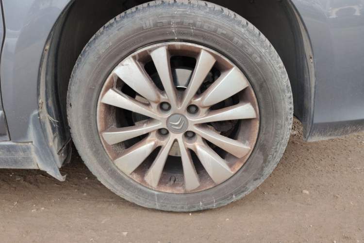 Used Citroen C-Quatre 2013 1.6L Manual Prestige CNG Model Right Front Wheel Hub