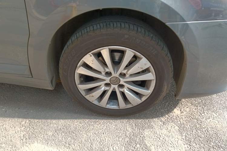Used Citroen C-Quatre 2013 1.6L Manual Prestige CNG Model Right Front Wheel Hub