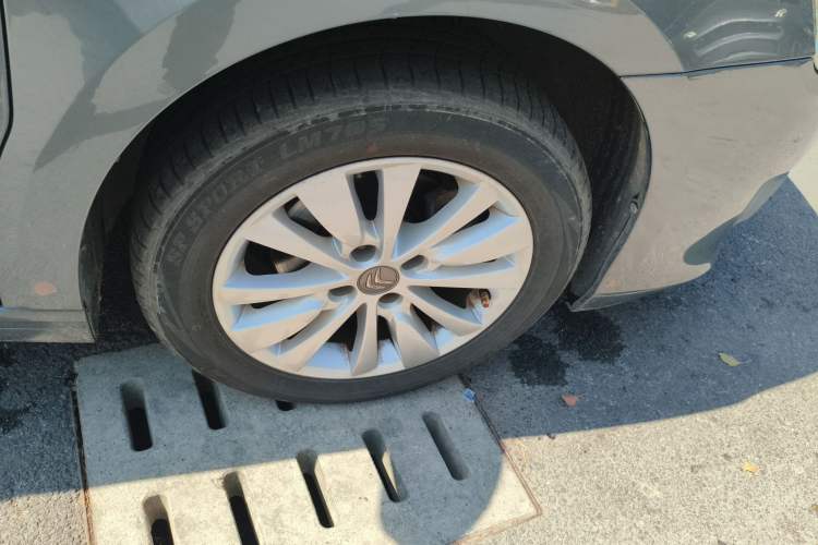 Used Citroen C-Quatre 2013 Sedan 1.6L Automatic Prestige Model Right Front Wheel Hub
