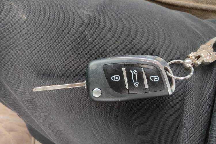 Used Citroen C-Quatre 2013 1.6L Manual Prestige CNG Model Vehicle Key
