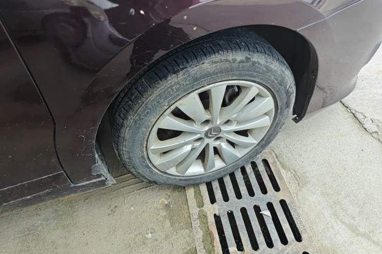 Used Citroen C-Quatre 2013 Sedan 1.6L Automatic Prestige Model Right Front Wheel Hub