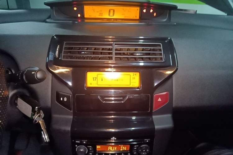 Used Citroen C-Quatre 2013 Sedan 1.6L Manual - Prestige Model Audio And AC Panel