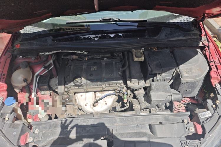Used Citroen C-Quatre 2013 CROSS 1.6L Manual Engine Bay