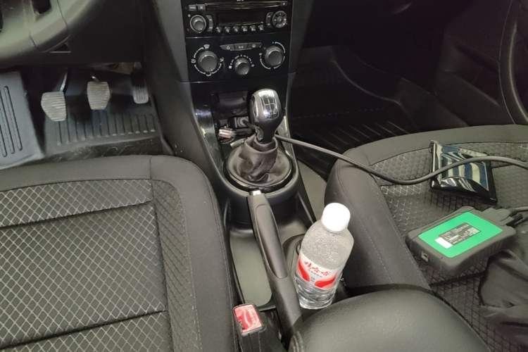 Used Citroen C-Quatre 2013 Sedan 1.6L Manual - Prestige Model Gear Lever