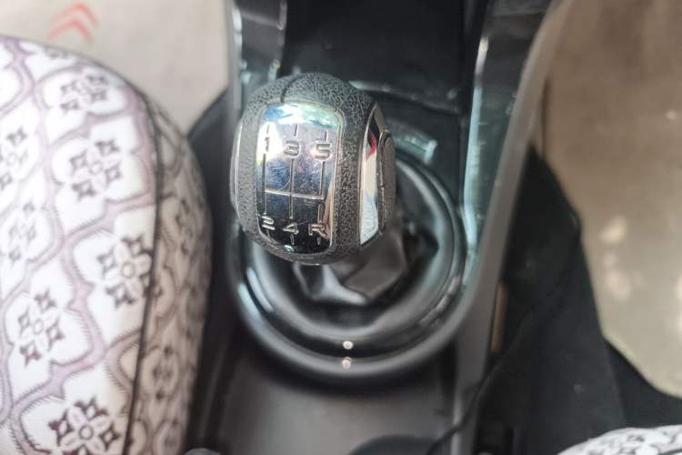 Used Citroen C-Quatre 2013 Sedan 1.6L Manual - Prestige Model Gear Lever