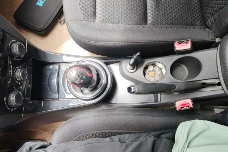 Used Citroen C-Quatre 2013 Sedan 1.6L Manual - Prestige Model Gear Lever
