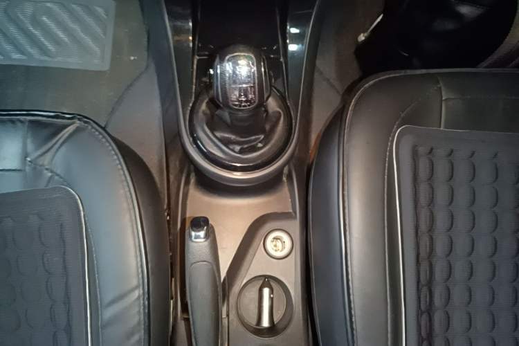 Used Citroen C-Quatre 2013 Sedan 1.6L Manual - Prestige Model Gear Lever