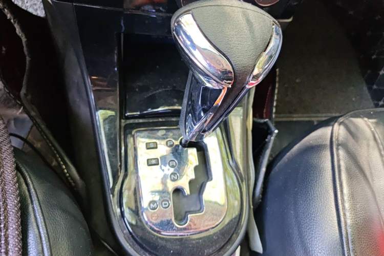 Used Citroen C-Quatre 2013 Sedan 1.6L Automatic Prestige Model Gear Lever