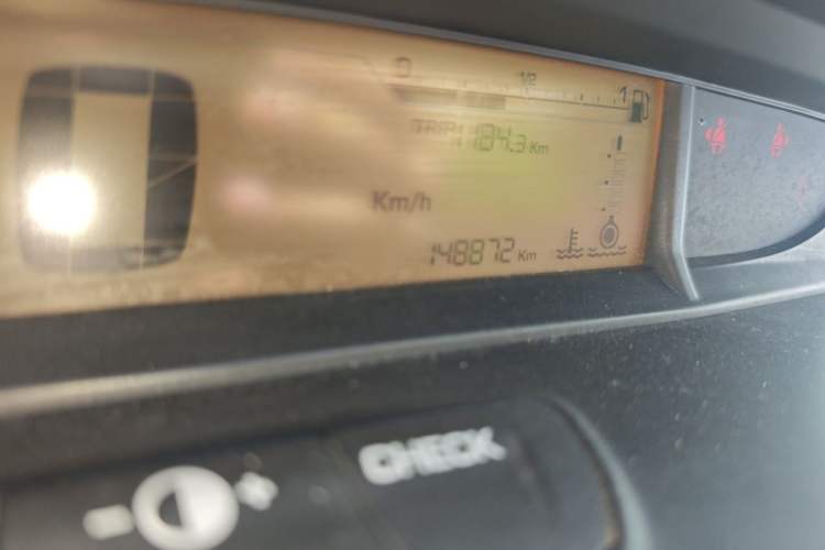 Used Citroen C-Quatre 2013 CROSS 1.6L Manual Odometer Close Up