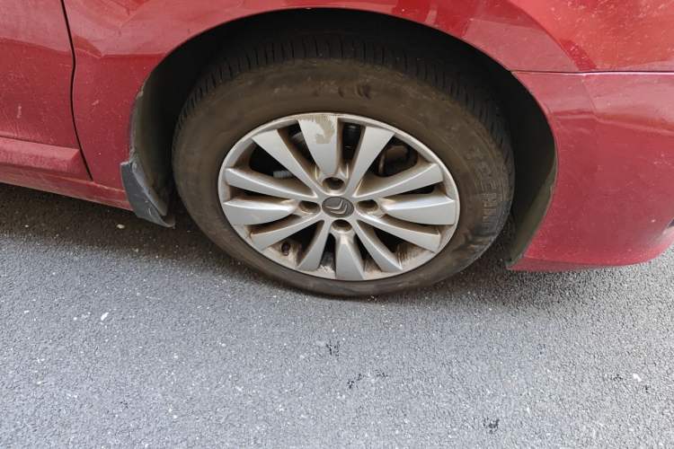 Used Citroen C-Quatre 2013 Sedan 1.6L Automatic Prestige Model Right Front Wheel Hub