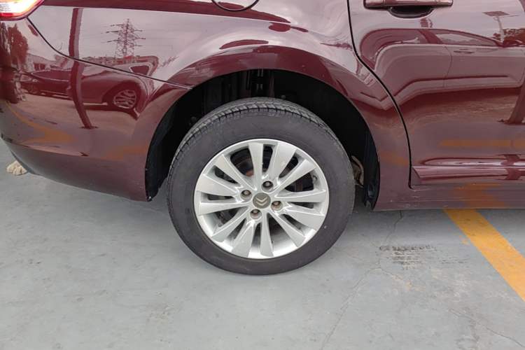Used Citroen C-Quatre 2013 Sedan 2.0L Automatic Joyful Model Right Rear Wheel Hub
