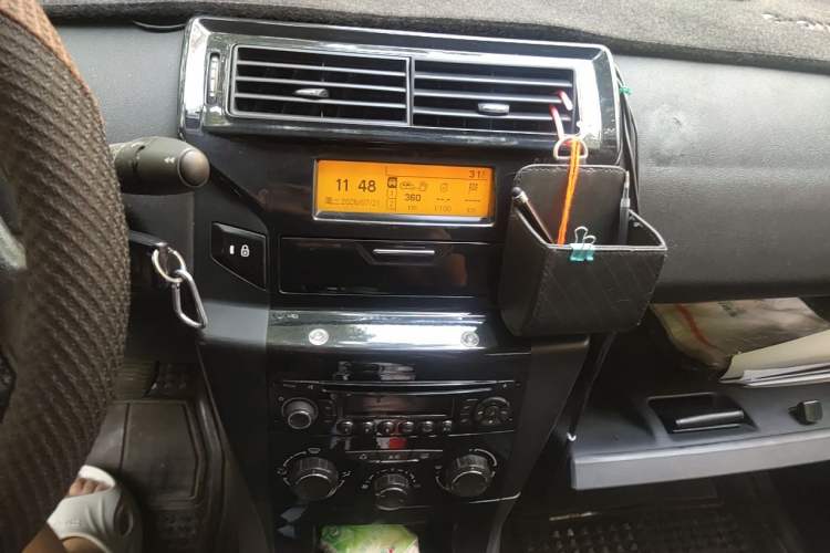 Used Citroen C-Quatre 2013 1.6L Manual Prestige CNG Model Audio And AC Panel