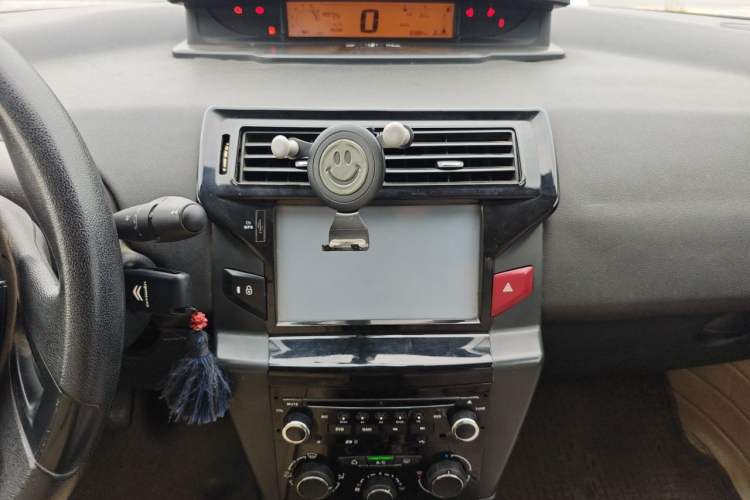 Used Citroen C-Quatre 2013 1.6L Manual Prestige CNG Model Audio And AC Panel