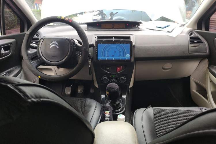 Used Citroen C-Quatre 2013 Sedan 1.6L Manual - Prestige Model Center Console