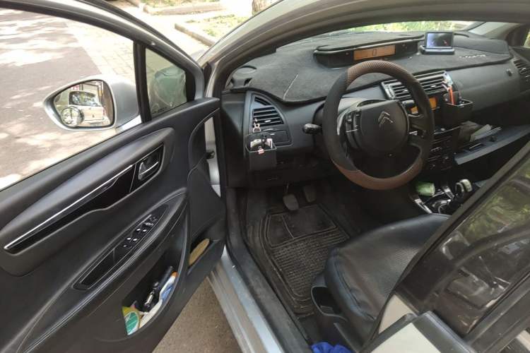 Used Citroen C-Quatre 2013 1.6L Manual Prestige CNG Model Driver Seat