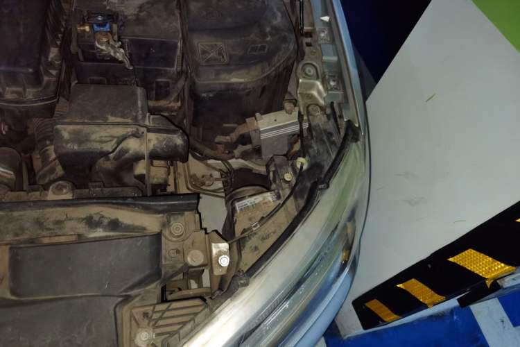 Used Citroen C-Quatre 2013 1.6L Manual Prestige CNG Model Engine Bay Left