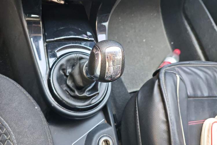 Used Citroen C-Quatre 2013 Sedan 1.6L Manual - Prestige Model Gear Lever