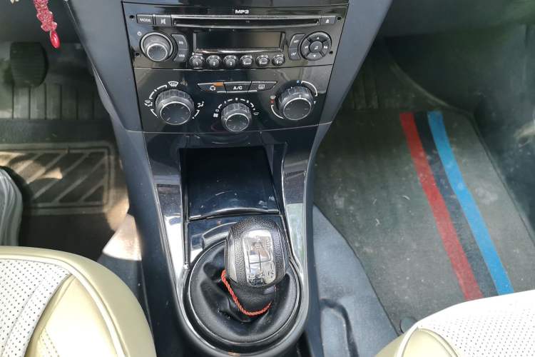 Used Citroen C-Quatre 2013 Sedan 1.6L Manual - Prestige Model Gear Lever