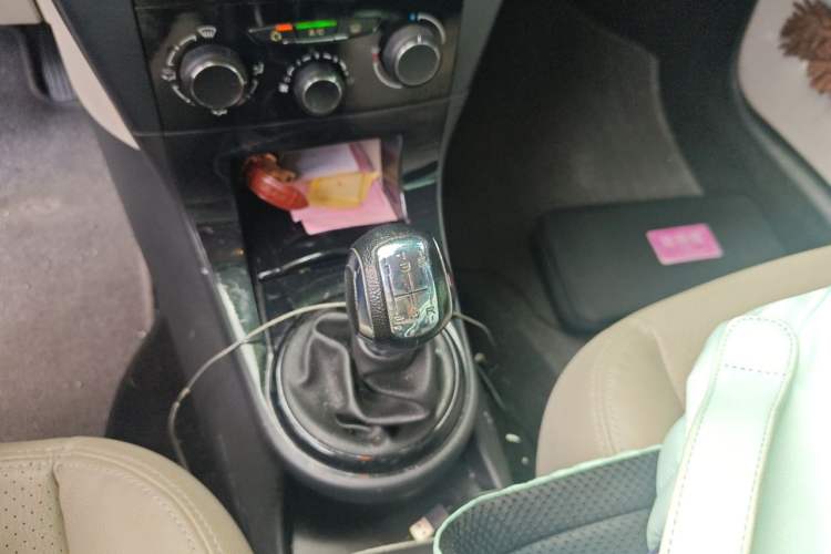 Used Citroen C-Quatre 2013 Sedan 1.6L Manual - Prestige Model Gear Lever