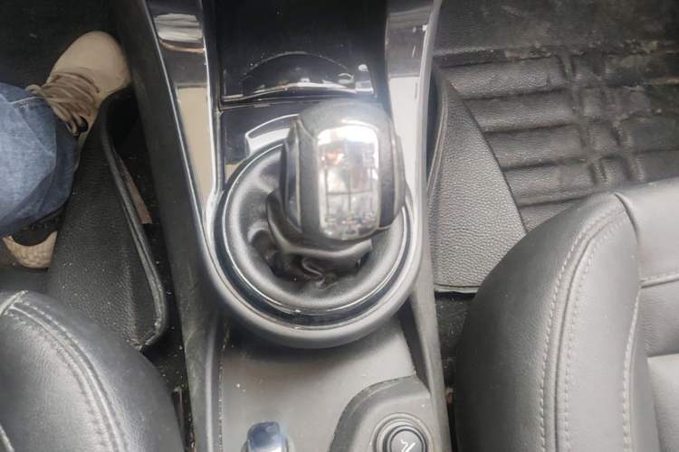 Used Citroen C-Quatre 2013 Sedan 1.6L Manual - Prestige Model Gear Lever