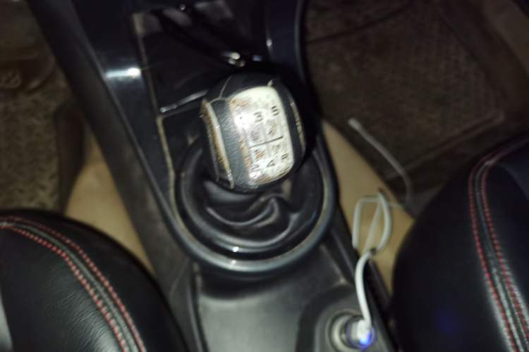 Used Citroen C-Quatre 2013 1.6L Manual Prestige CNG Model Gear Lever