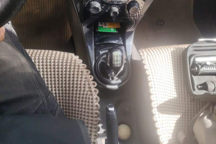 Used Citroen C-Quatre 2013 1.6L Manual Prestige CNG Model Gear Lever