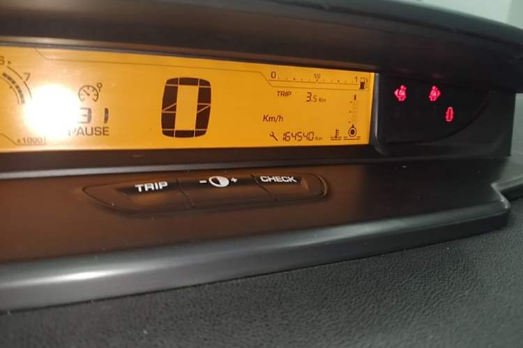 Used Citroen C-Quatre 2013 1.6L Manual Prestige CNG Model Odometer Close Up