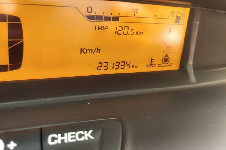 Used Citroen C-Quatre 2013 1.6L Manual Prestige CNG Model Odometer Close Up