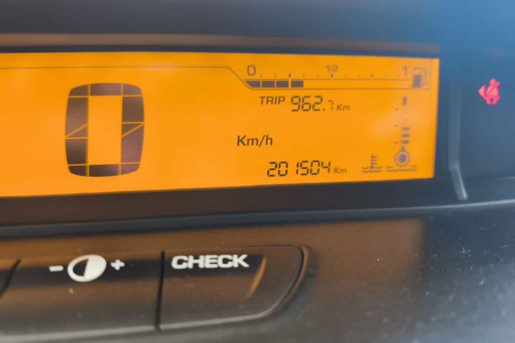 Used Citroen C-Quatre 2013 1.6L Manual Prestige CNG Model Odometer Close Up
