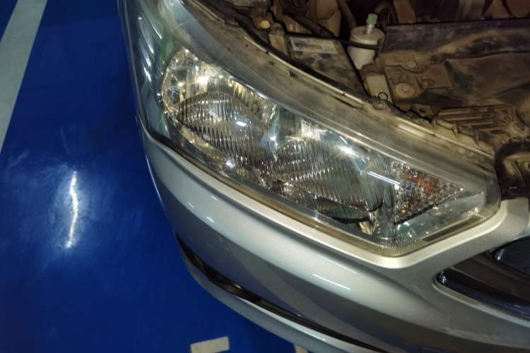 Used Citroen C-Quatre 2013 1.6L Manual Prestige CNG Model Right Front Headlight
