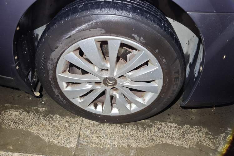 Used Citroen C-Quatre 2013 Sedan 1.6L Manual - Prestige Model Right Front Wheel Hub