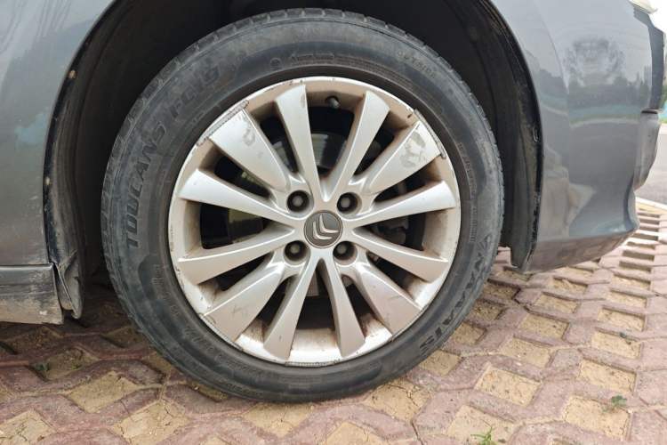 Used Citroen C-Quatre 2013 1.6L Manual Prestige CNG Model Right Front Wheel Hub