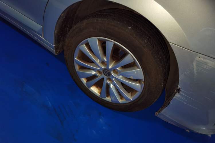 Used Citroen C-Quatre 2013 1.6L Manual Prestige CNG Model Right Front Wheel Hub
