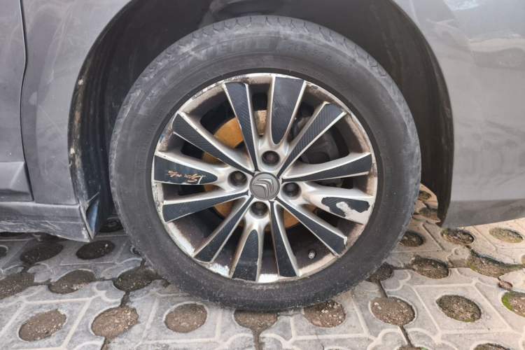 Used Citroen C-Quatre 2013 1.6L Manual Prestige CNG Model Right Front Wheel Hub