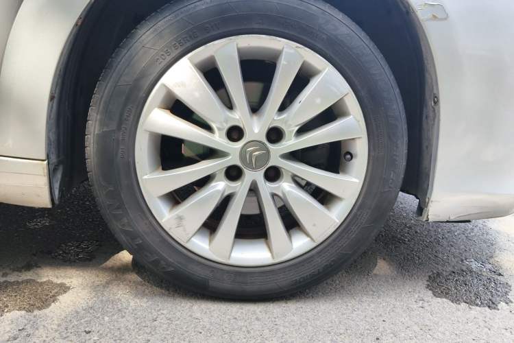 Used Citroen C-Quatre 2013 1.6L Manual Prestige CNG Model Right Front Wheel Hub