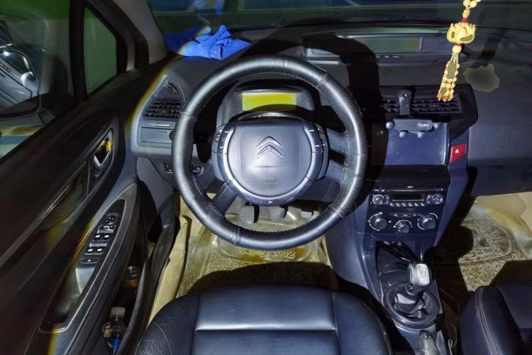 Used Citroen C-Quatre 2013 1.6L Manual Prestige CNG Model Steering Wheel