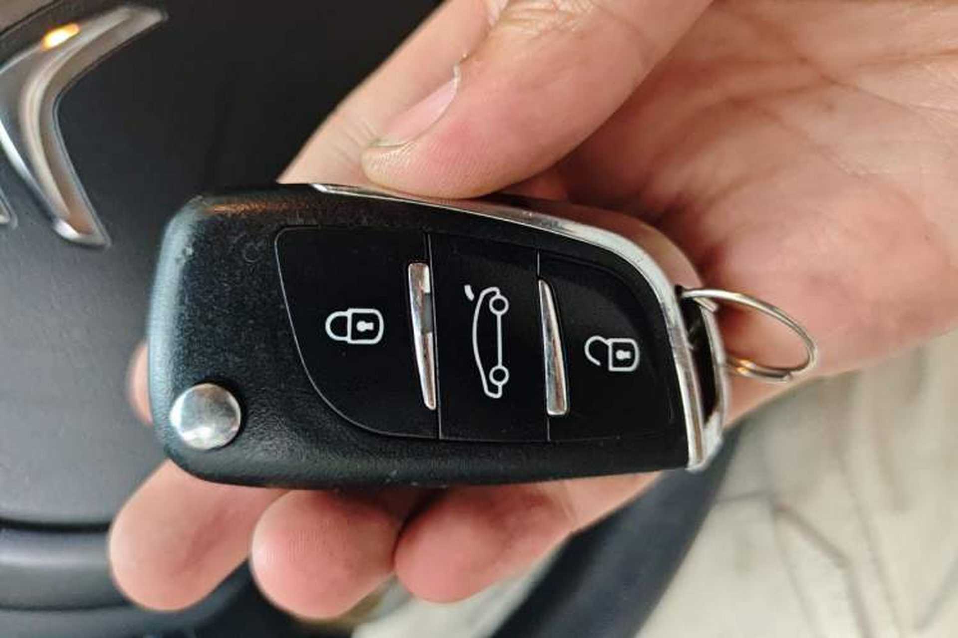 Used Citroen C-Quatre 2013 Hatchback 1.6L Automatic LeShang Model Vehicle Key
