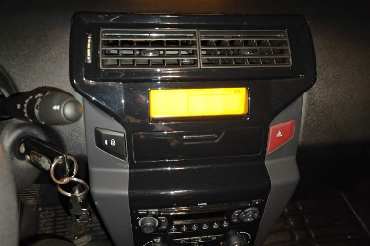 Used Citroen C-Quatre 2013 Sedan 1.6L Manual - Prestige Model Audio And AC Panel