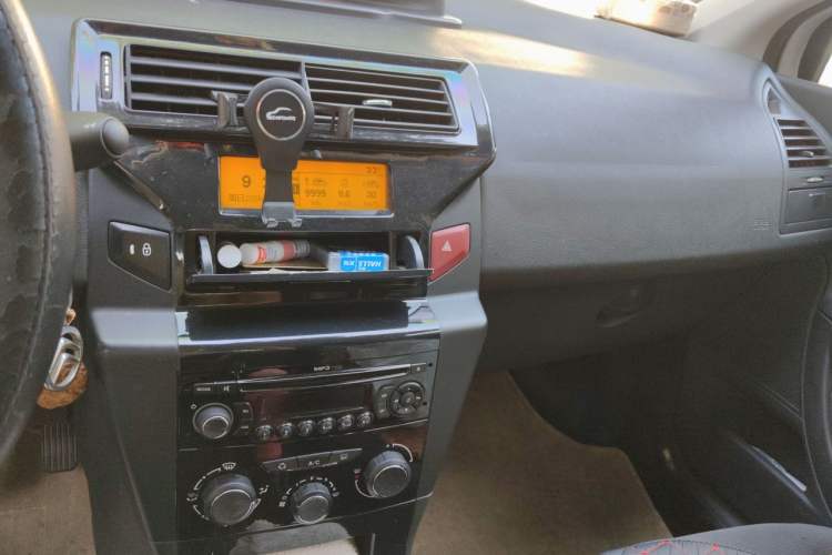 Used Citroen C-Quatre 2013 1.6L Manual Prestige CNG Model Audio And AC Panel