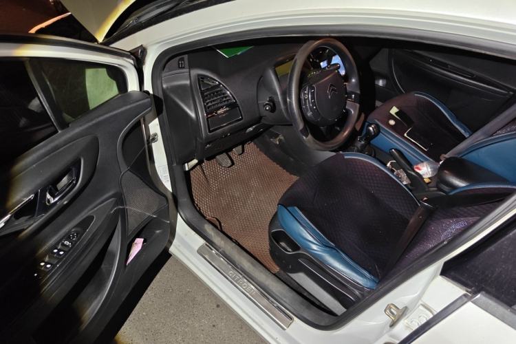Used Citroen C-Quatre 2013 1.6L Manual Prestige CNG Model Driver Seat