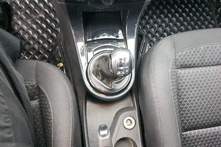 Used Citroen C-Quatre 2013 Hatchback 1.6L Manual LeShang Model Gear Lever
